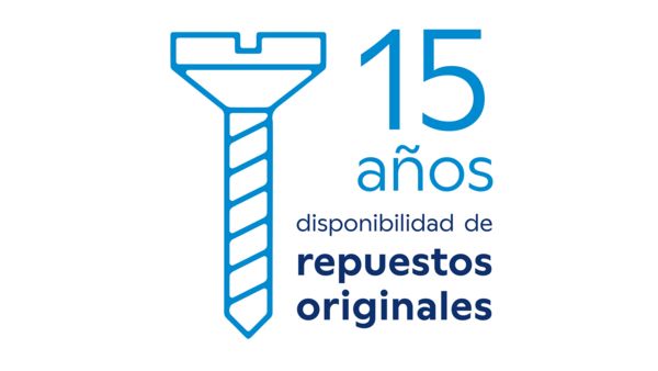 Técnico reparando electrodoméstico Balay en Barcelona